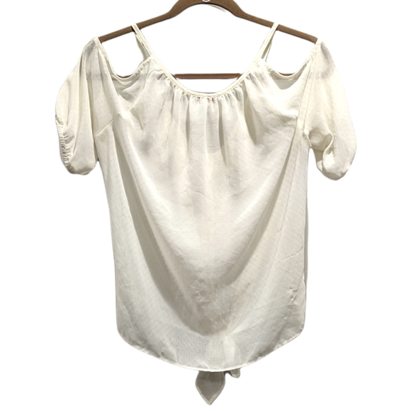 BONGO Front Tie Cold Shoulder Button Top - Picture 7 of 12